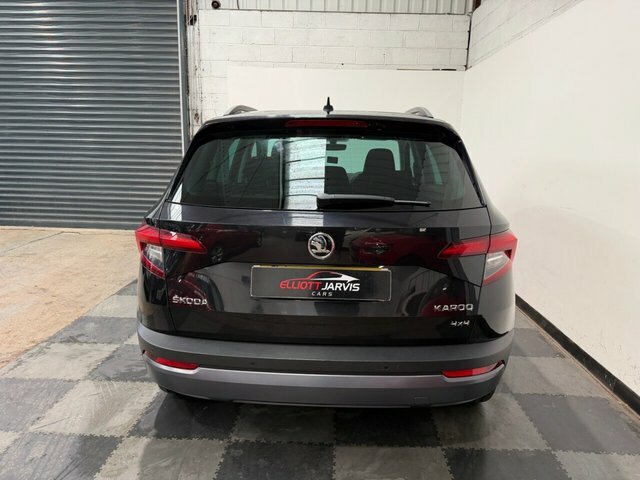 Skoda Karoq Edition Green #11