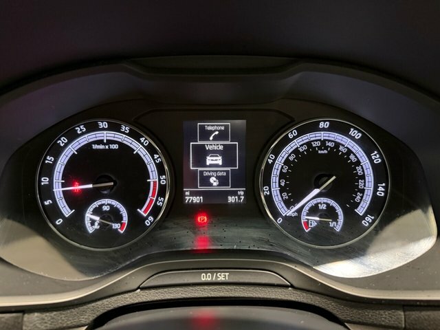 Skoda Karoq Edition Green #69