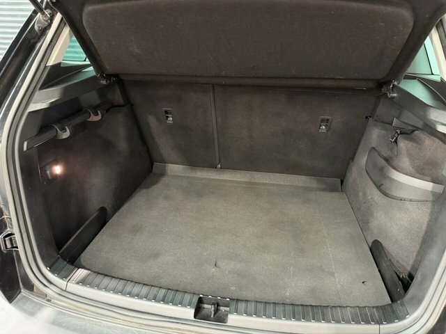 Skoda Karoq Edition Green #14