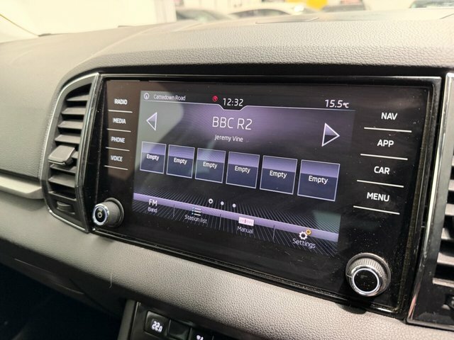 Skoda Karoq Edition Green #44