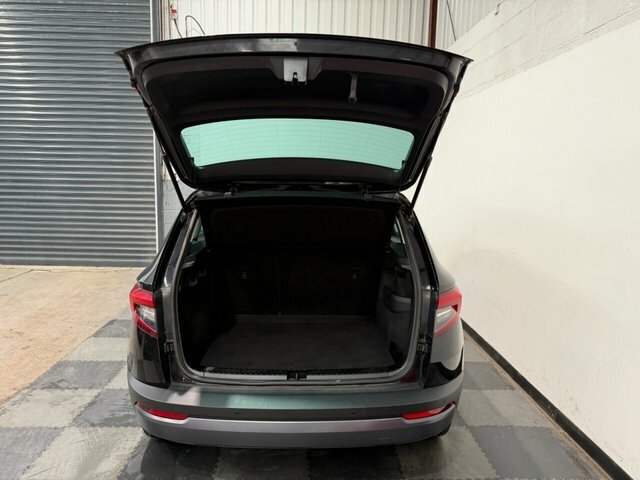 Skoda Karoq Edition Green #13