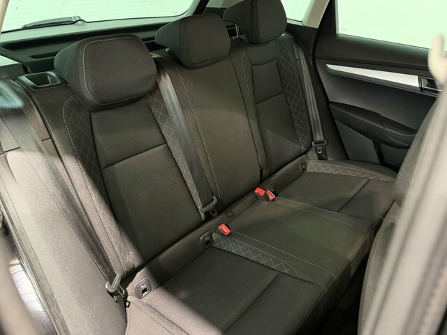 Skoda Karoq Edition Green #18