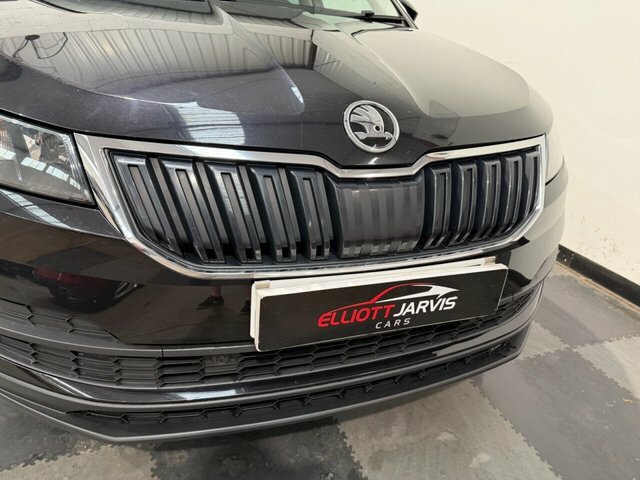 Skoda Karoq Edition Green #75