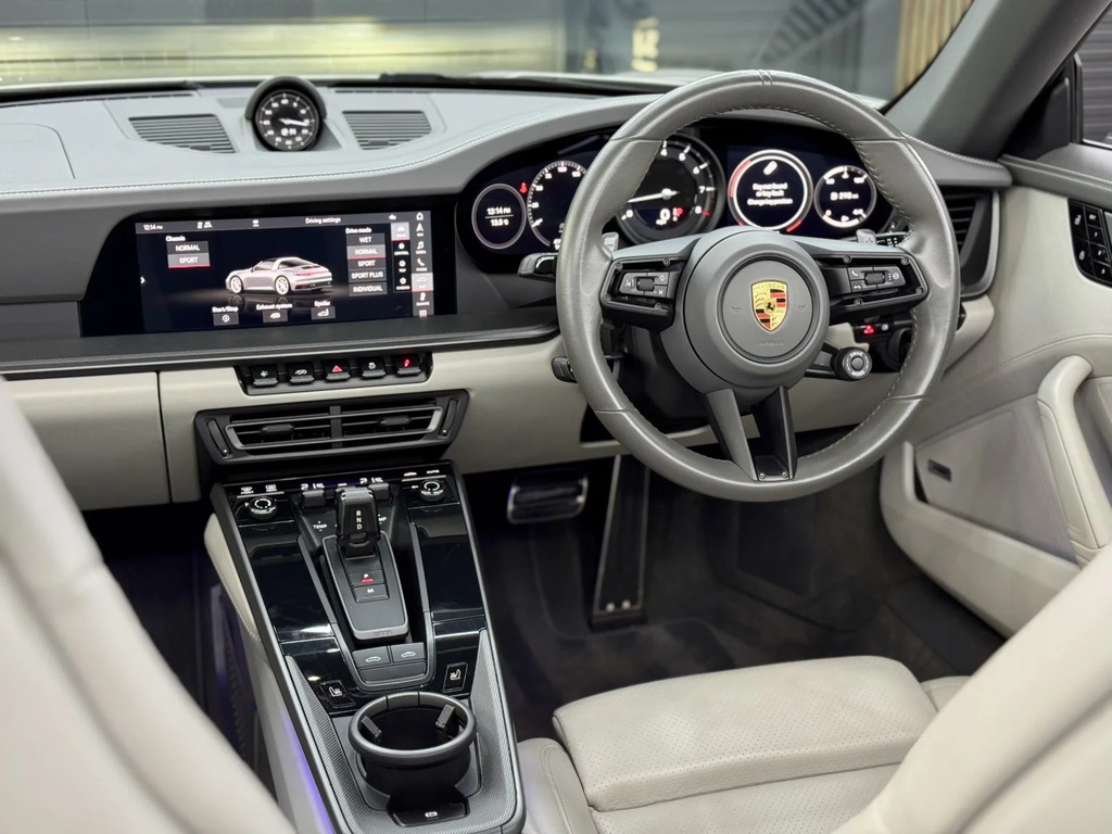 Porsche 911 Convertible 3.0 T 992 4S 202121 WU21APO Grey #2