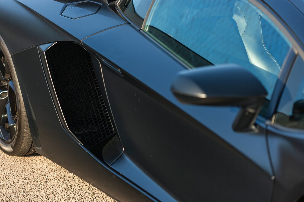 Lamborghini Aventador V12 White #96