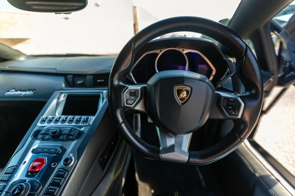 Lamborghini Aventador V12 White #61