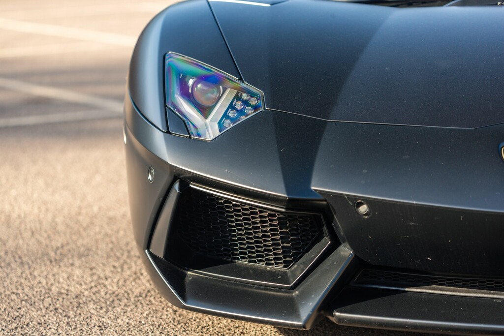 Lamborghini Aventador V12 White #110