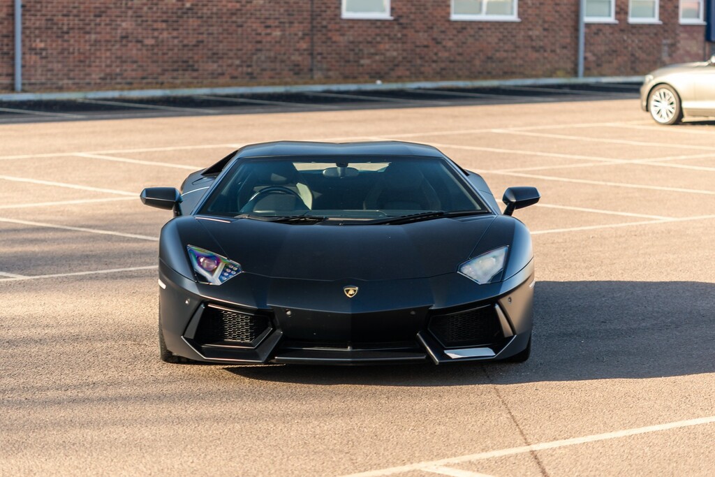 Lamborghini Aventador V12 White #7