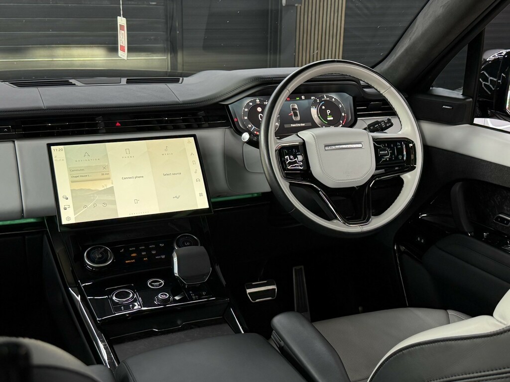 Land Rover Range Rover Sport 3.0 P510e 38.2Kwh First Edition Black #2