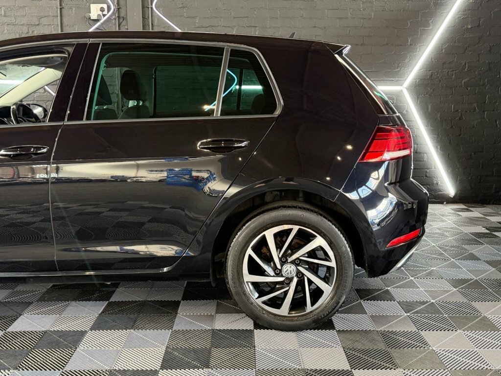 Volkswagen Golf 1.6L Match GM68SNN Black #3