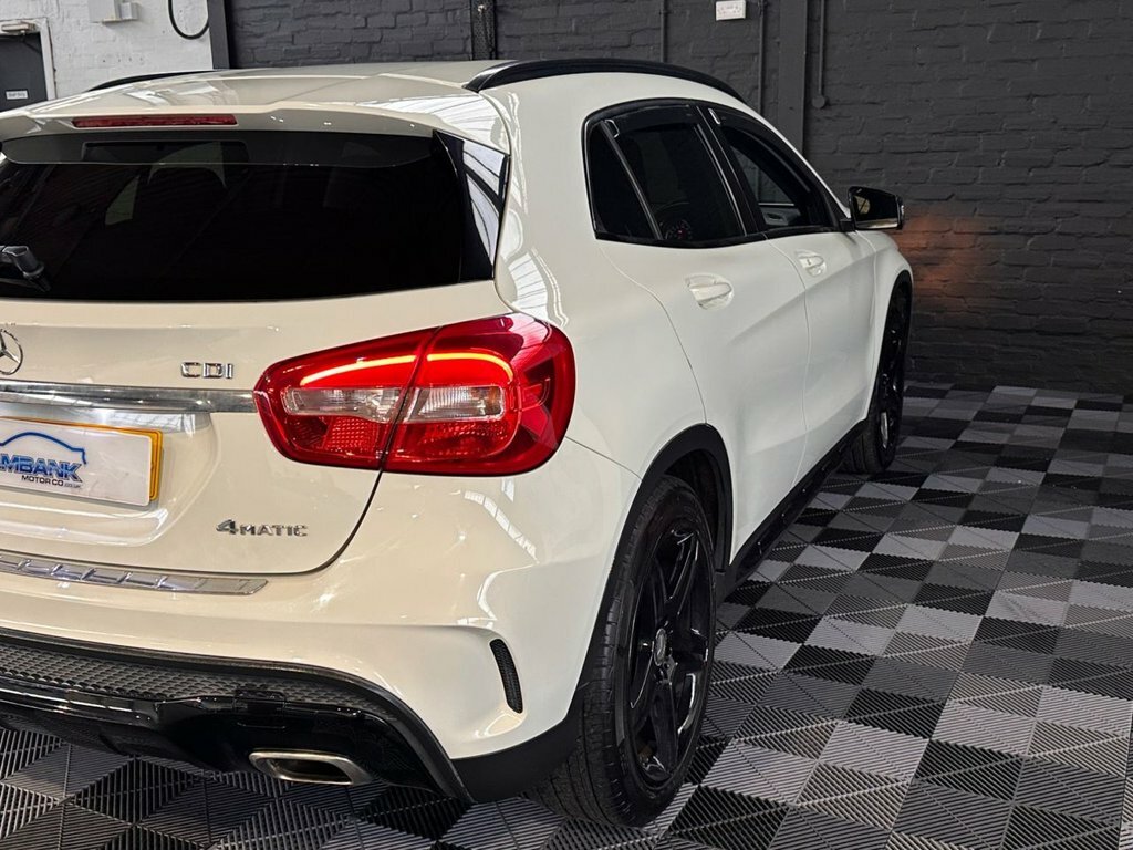 Mercedes-Benz GLA Class 2.1 Gla200 Cdi Amg Line 4Matic Silver #12