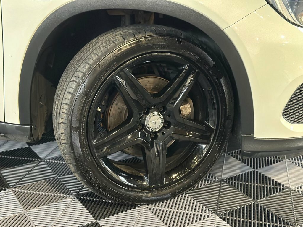 Mercedes-Benz GLA Class 2.1L Amg Line White #3