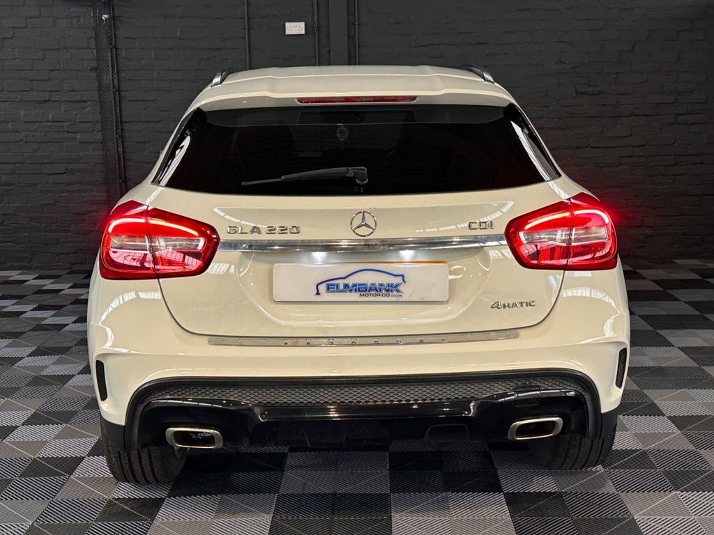 Mercedes-Benz GLA Class 2.1 Gla200 Cdi Amg Line 4Matic Silver #25