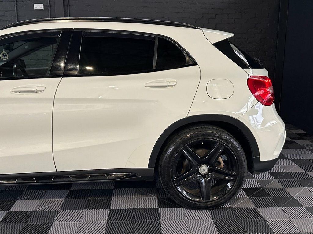Mercedes-Benz GLA Class 2.1 Gla200 Cdi Amg Line 4Matic Silver #29