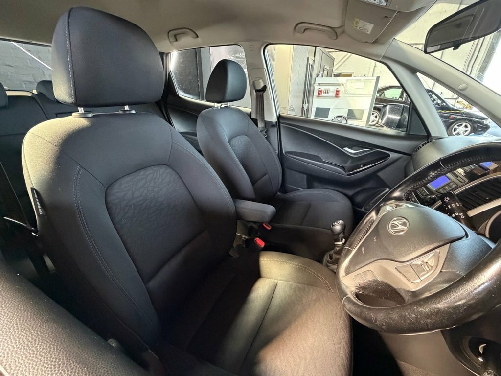 Hyundai Ix20 1.6L Premium White #31