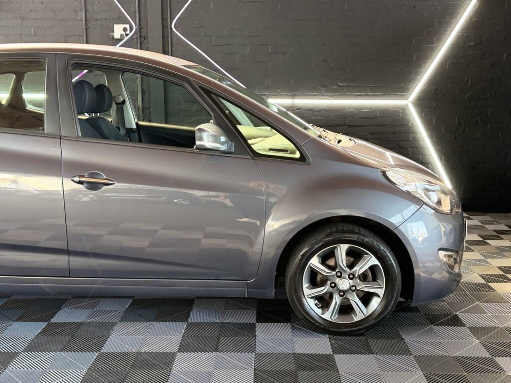Hyundai Ix20 1.6L Premium White #24