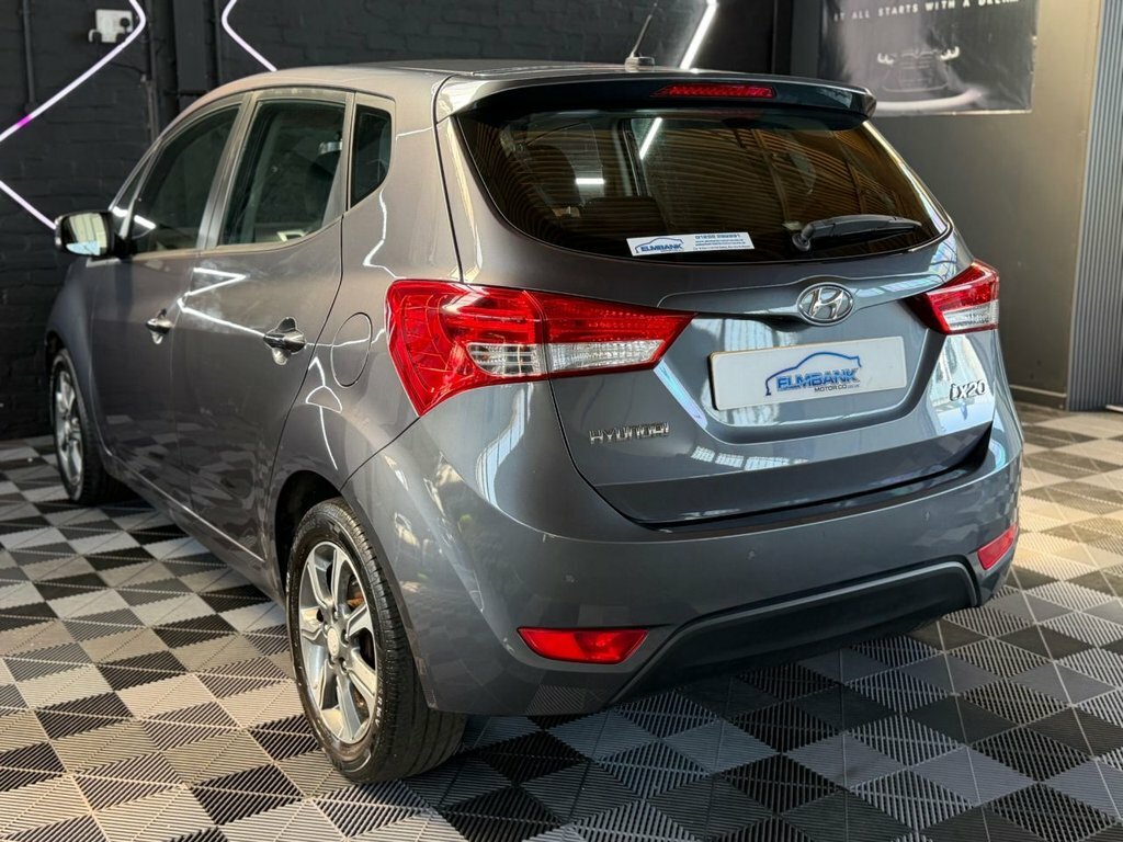Hyundai Ix20 1.6L Premium White #18