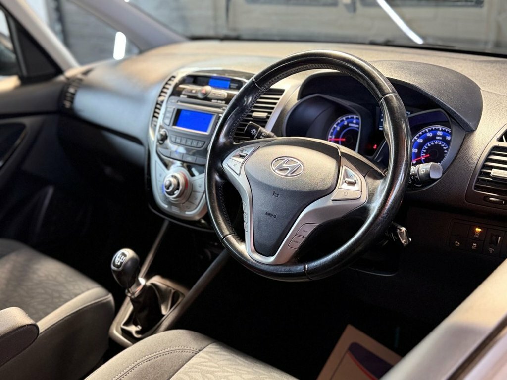 Hyundai Ix20 1.6L Premium White #21