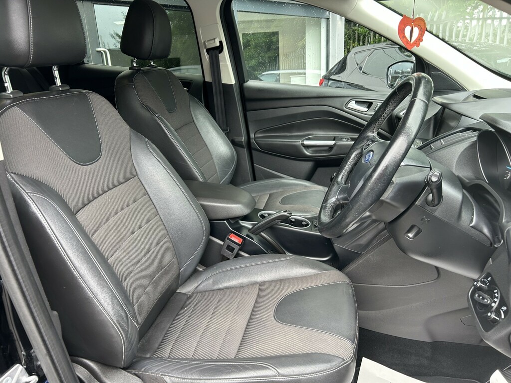 Ford Kuga 2.0 Tdci Titanium FP65OCB Black #2