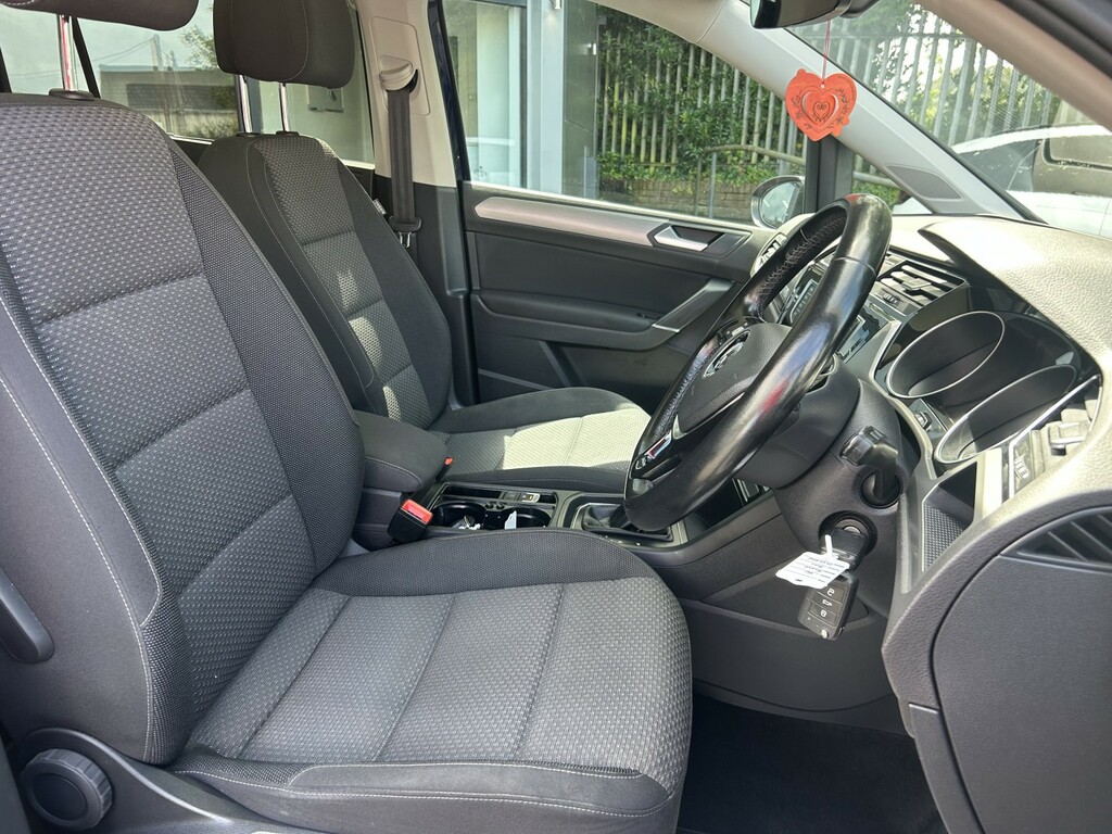 Volkswagen Touran Mpv 2.0 Tdi Bluemotion Tech Se Family 2017 Blue #2