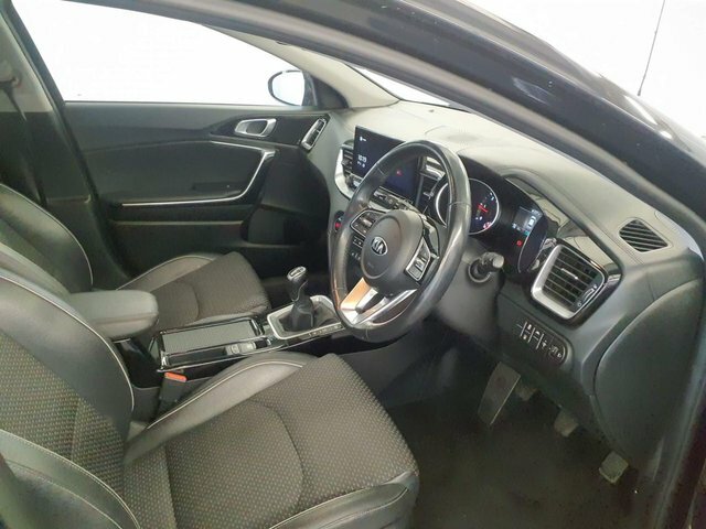Kia Xceed Xceed 3 1.6 Turbo Crdi Mild Hybrid Mhev Black #2