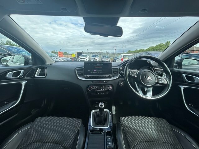 Kia Xceed Xceed 3 1.6 Turbo Crdi Mild Hybrid Mhev Black #3