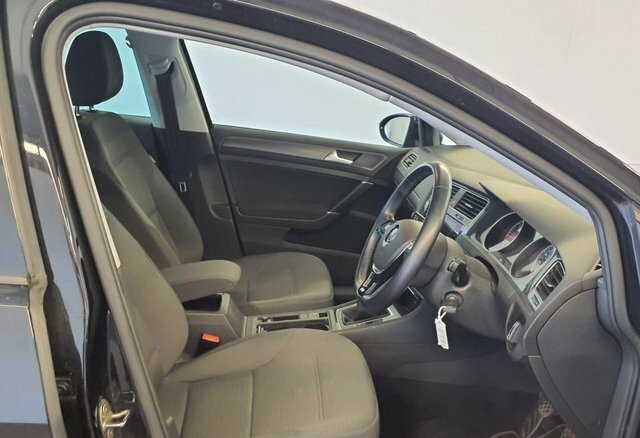 Volkswagen Golf 1.6 Turbo Tdi Match Edition Hatchb NC19YNY Black #2