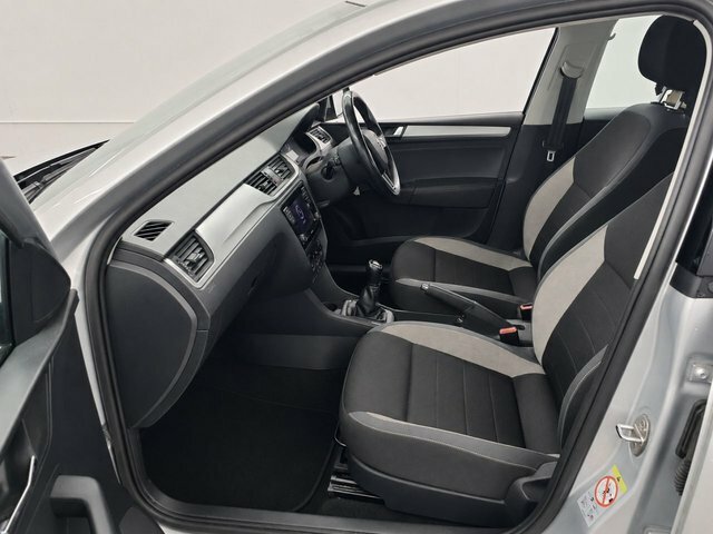 Skoda Rapid Hatchback 1.6 Tdi Se Sport 201717 Silver #8
