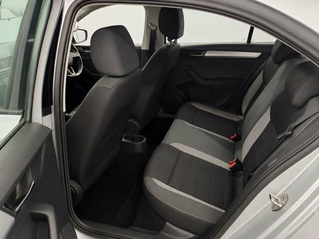 Skoda Rapid Hatchback 1.6 Tdi Se Sport 201717 Silver #9