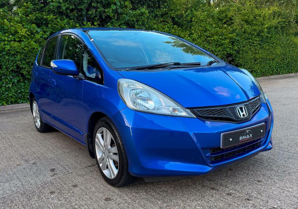 Honda Jazz Honda Hatchback 1.4 I-vtec Es Plus Cvt Silver #16
