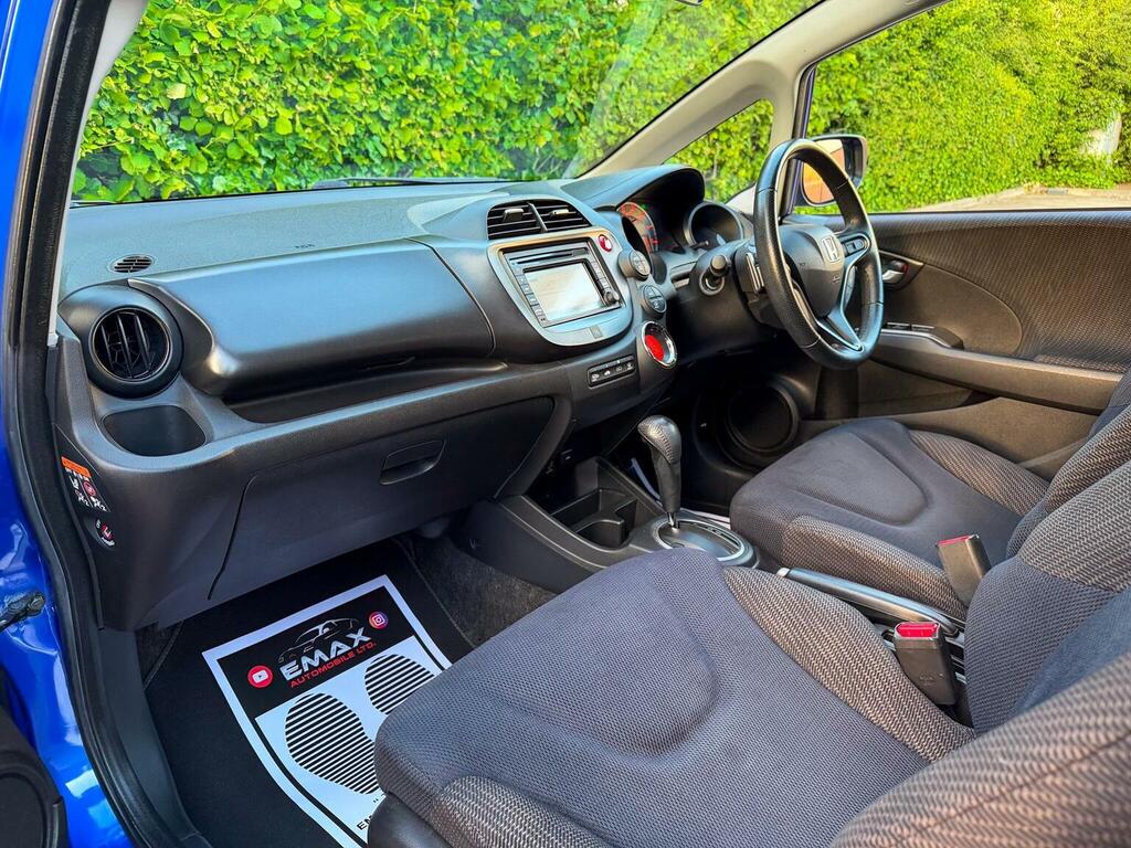 Honda Jazz Honda Hatchback 1.4 I-vtec Es Plus Cvt Silver #15