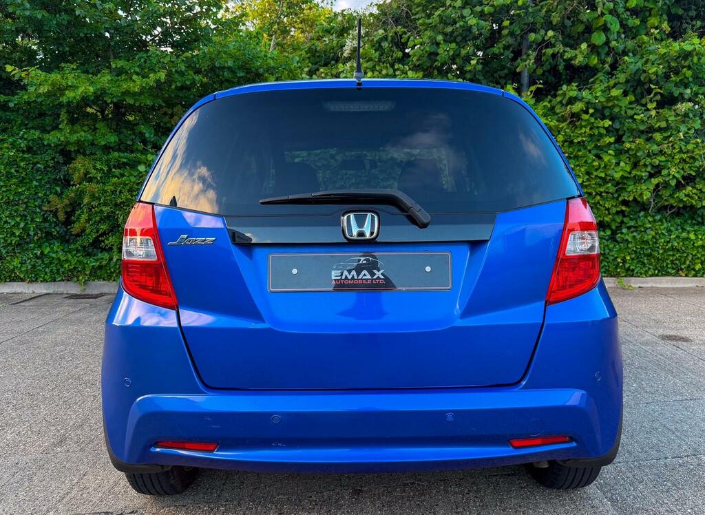 Honda Jazz Honda Hatchback 1.4 I-vtec Es Plus Cvt Silver #7