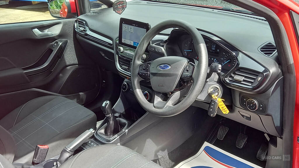 Ford Fiesta 1.1 75 Trend SA20KVD Red #5