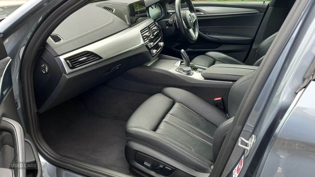 BMW 5 Series 520D Xdrive M Sport Blue #6
