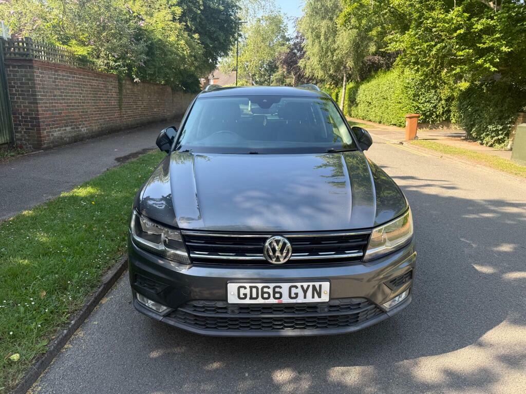 Volkswagen Tiguan 2.0 Tdi Bluemotion Tech Se Navigation 4Motion Euro Grey #2