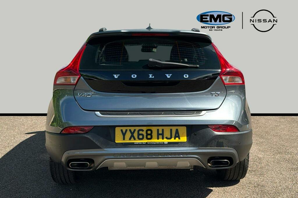 Volvo V40 Cross Country 1.5 T3 Gpf Pro Hatchback Ss YX68HJA Grey #5