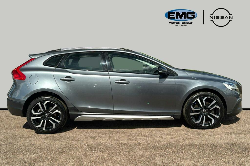 Volvo V40 Cross Country 1.5 T3 Gpf Pro Hatchback Ss YX68HJA Grey #3