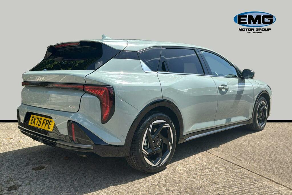 Kia 1.6 T Gdi Gt Line Hatchback Dct Ss EK75FPE #6