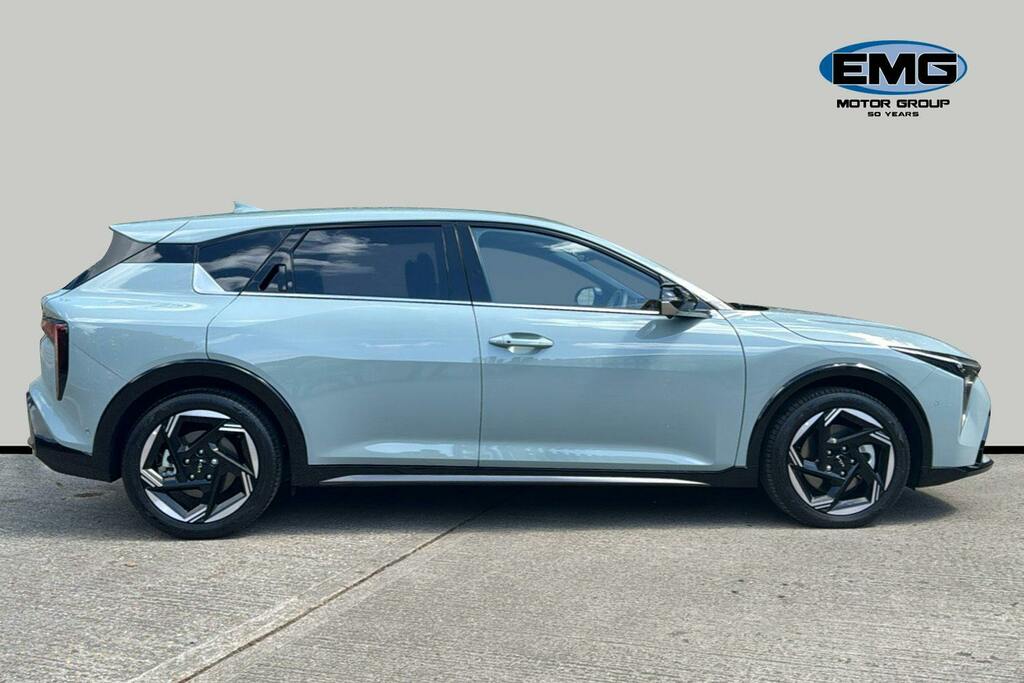 Kia 1.6 T Gdi Gt Line Hatchback Dct Ss EK75FPE #3