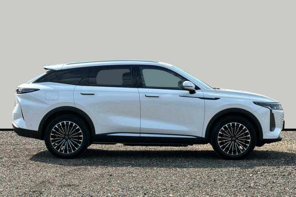 Omoda 9 1.5T Shs 34.46Kwh Noble Suv Plug In Hyb White