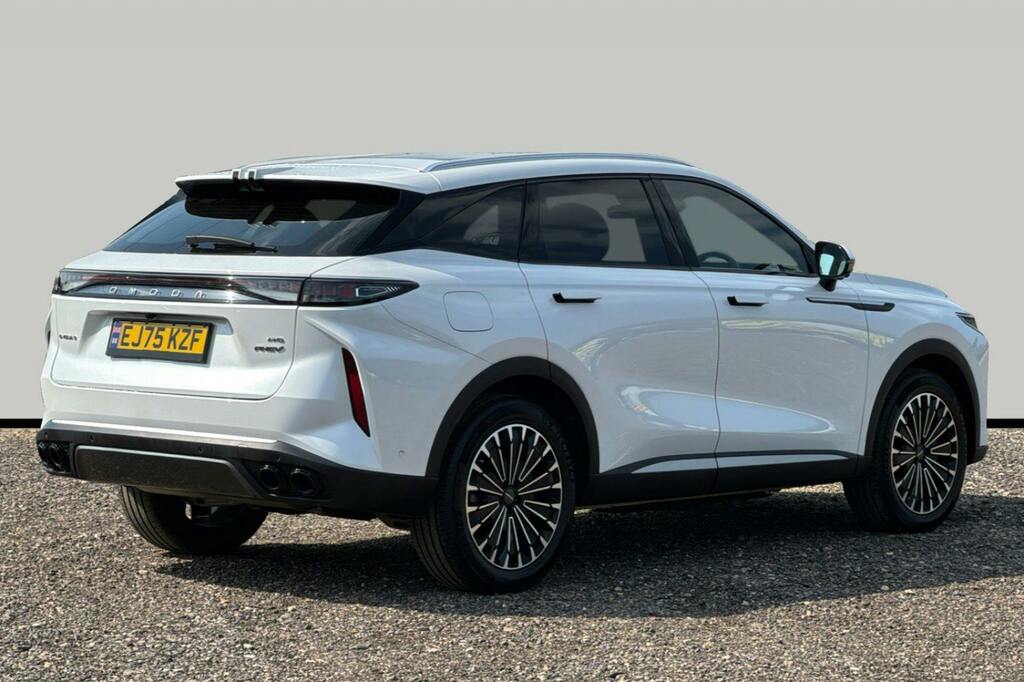Omoda 9 1.5T Shs 34.46Kwh Noble Suv Plug In Hyb White #6