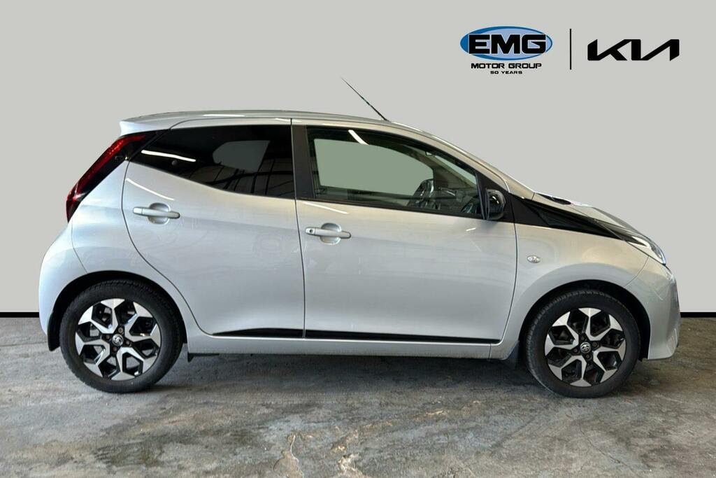 Toyota Aygo 1.0 Vvt I X Trend Hatchback AK70GXM Silver #3