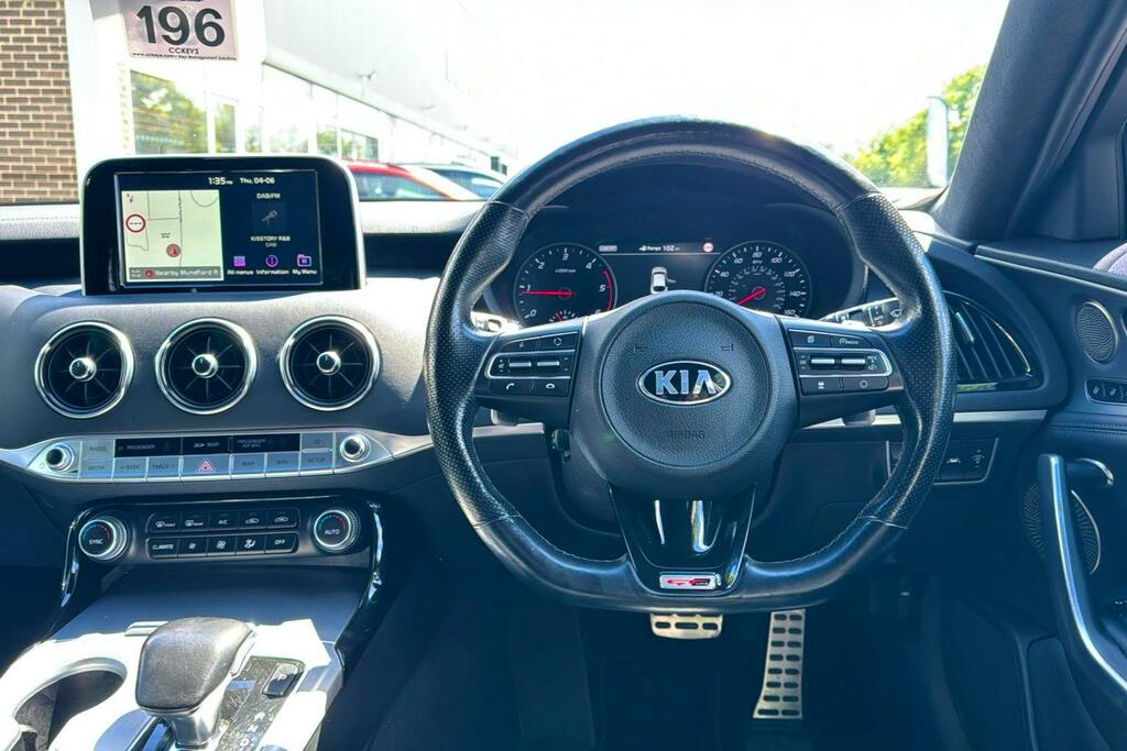 Kia Stinger White #8