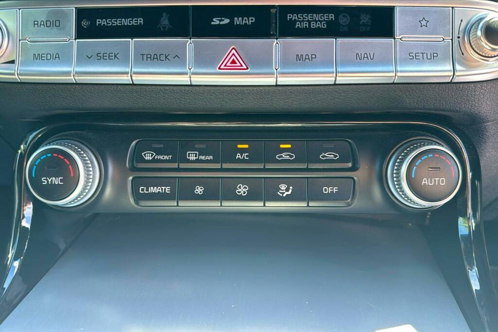 Kia Stinger White #15