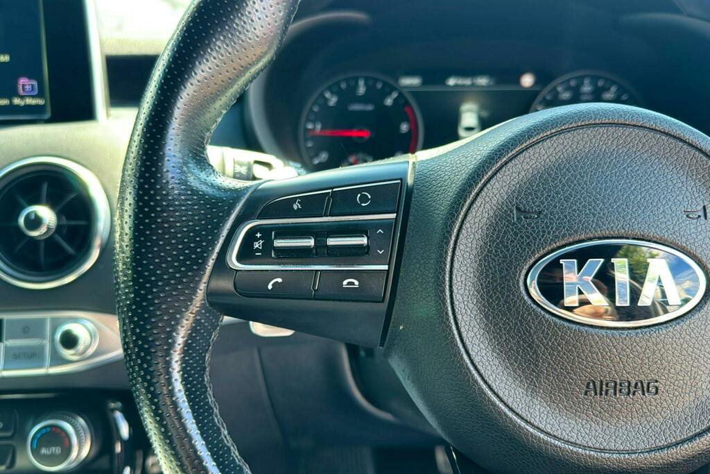 Kia Stinger White #16