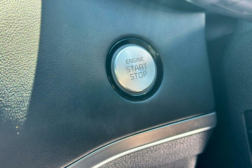Kia Stinger White #22