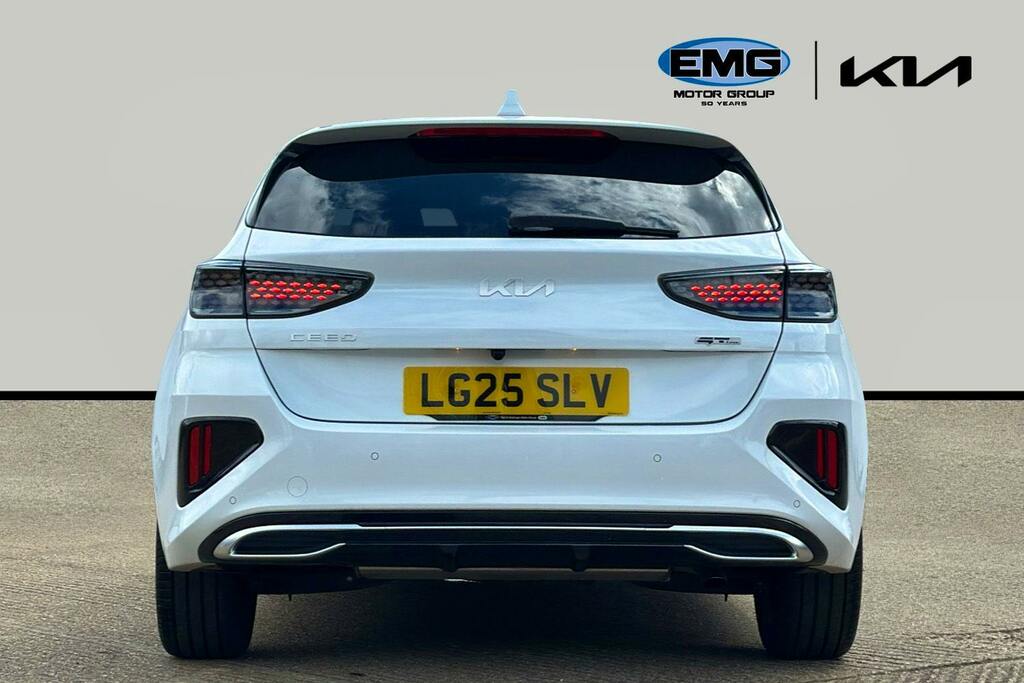Kia Ceed 1.5 T Gdi Gt Line Hatchback Dct Ss LG25SLV White #5