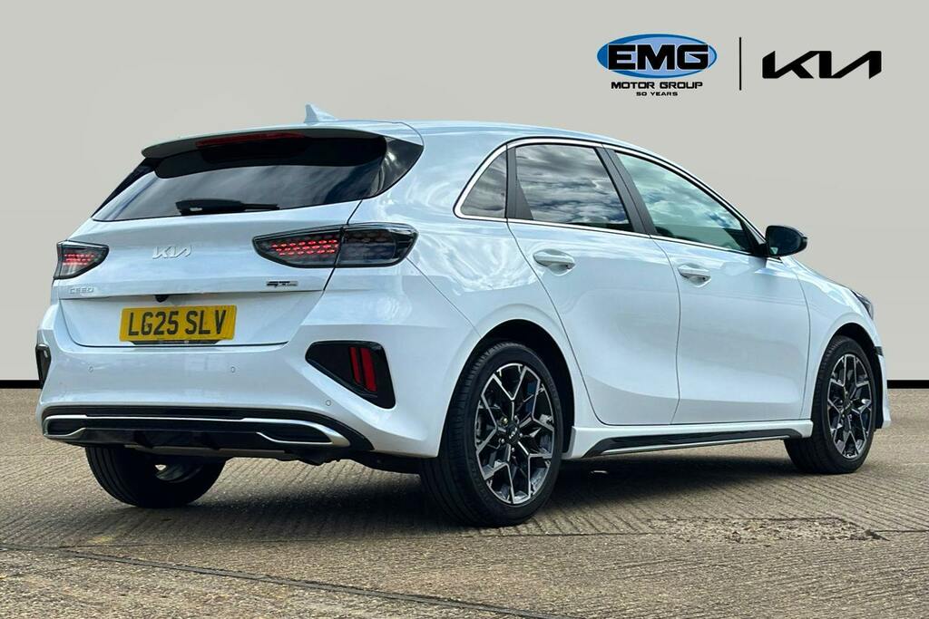 Kia Ceed 1.5 T Gdi Gt Line Hatchback Dct Ss LG25SLV White #6