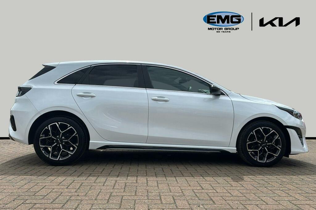 Kia Ceed 1.5 T Gdi Gt Line Hatchback S LD25VSM White #3