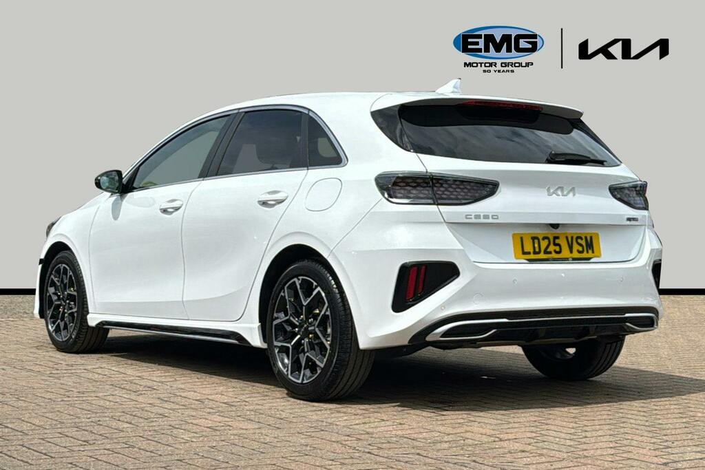 Kia Ceed 1.5 T Gdi Gt Line Hatchback S LD25VSM White #4